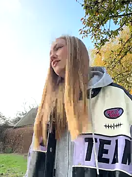 MilaMoone online show from 15, 11, 2025