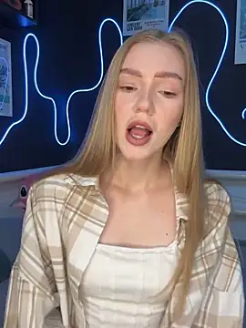 MilaMoone online show from 30, 10, 2025