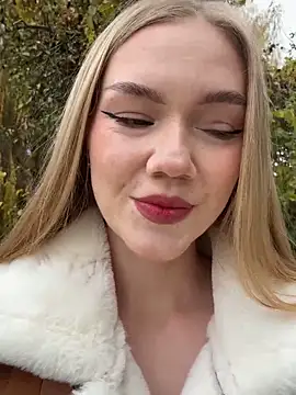 MilaMoone online show from 14, 11, 2025