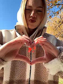 MilaMoone online show from 29, 11, 2025