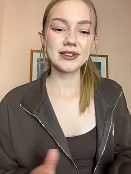 MilaMoone online show from 5, 12, 2025