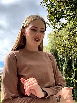 MilaMoone online show from 2, 10, 2025