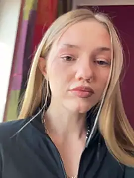 MilaMoone online show from 12, 2, 2026