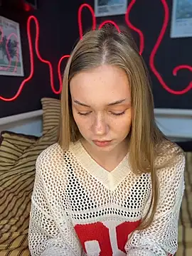 Snapshot of MilaMoone chatting on 31, 5, 2026 MilaMoone online show from 31, 5, 2026