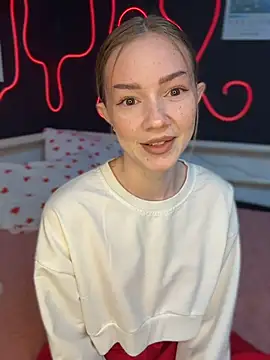 MilaMoone online show from 9, 4, 2026