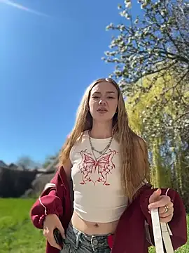 MilaMoone online show from 6, 4, 2026