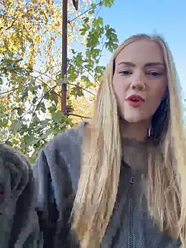 MilaMoone online show from 17, 10, 2025