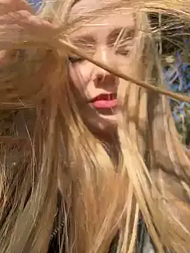 MilaMoone online show from 27, 9, 2025