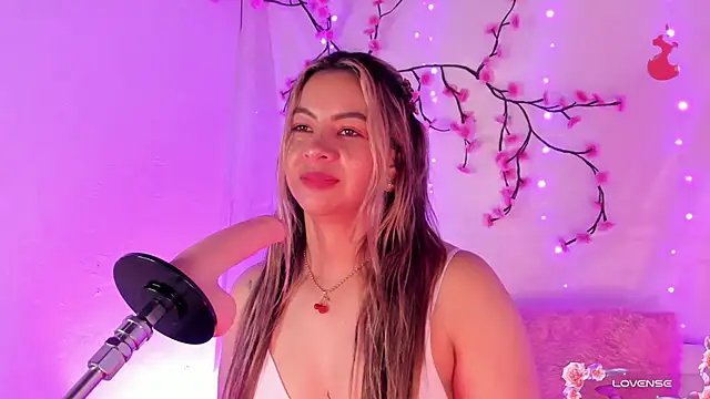 chubbyZoe online show from 8, 10, 2025