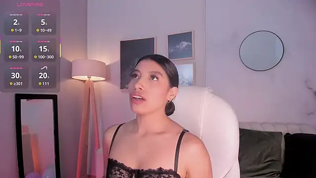 Tiffany Low online show from 16, 10, 2025