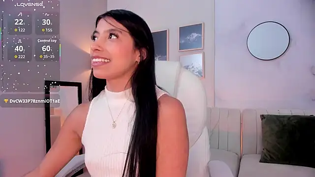 Tiffany Low online show from 21, 11, 2025