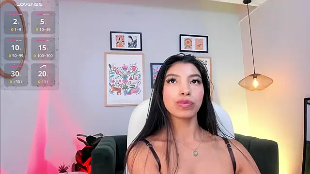 Tiffany Low online show from 4, 6, 2026