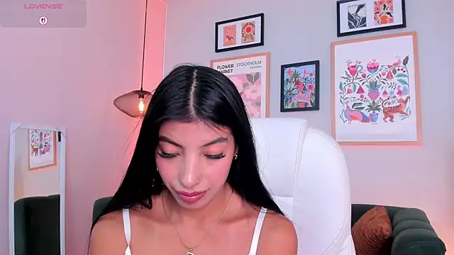 Tiffany Low online show from 21, 7, 2026