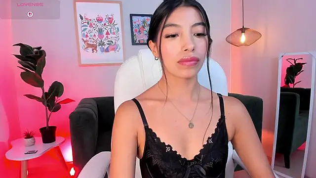 Tiffany Low online show from 19, 6, 2026