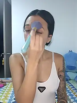 MiQeilaSweet online show from 25, 11, 2025