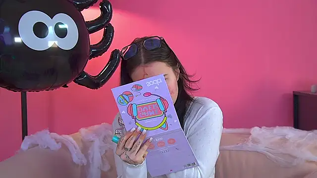 AnneAvery online show from 1, 11, 2025