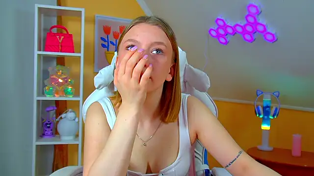 BeatriceBinoche online show from 14, 4, 2026