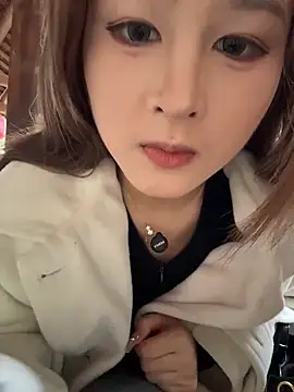 Snapshot of yuki_june chatting on 11, 2, 2026 yuki june online show from 11, 2, 2026