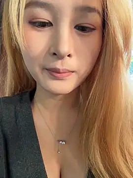 Snapshot of yuki_june chatting on 25, 11, 2025 yuki june online show from 25, 11, 2025