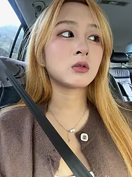 Snapshot of yuki_june chatting on 24, 10, 2025 yuki june online show from 24, 10, 2025