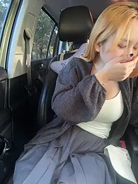 Snapshot of yuki_june chatting on 12, 11, 2025 yuki june online show from 12, 11, 2025