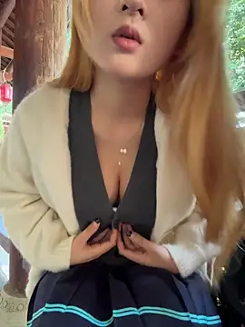 Snapshot of yuki_june chatting on 28, 11, 2025 yuki june online show from 28, 11, 2025