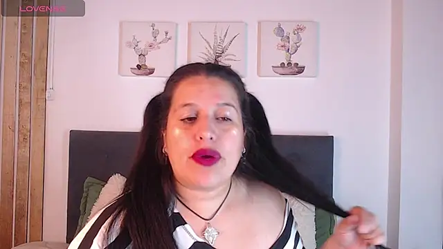 Andrea secret  online show from 12, 10, 2025