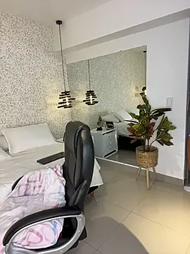 EMILIIA RICHTER   online show from 9, 11, 2025