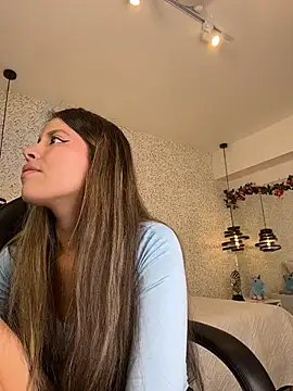 EMILIIA RICHTER   online show from 5, 5, 2026