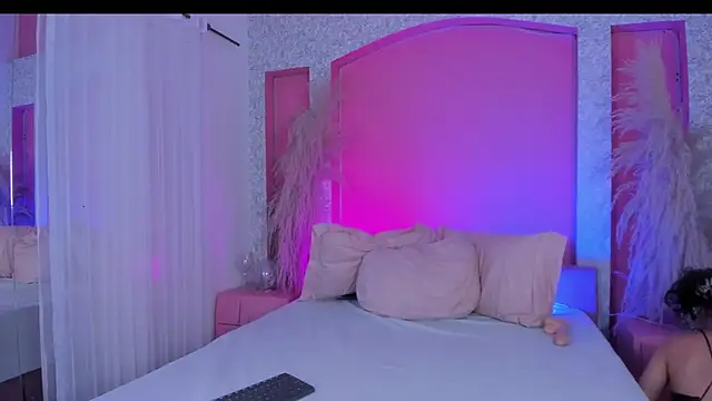 Peytonn Monroe online show from 15, 12, 2025