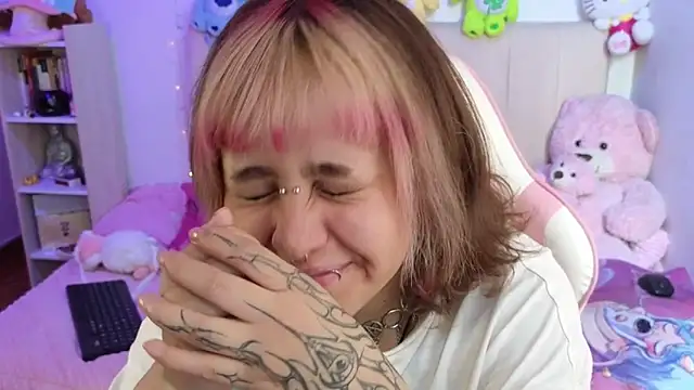 NekoWaifu online show from 14, 4, 2026