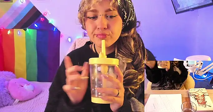 NekoWaifu online show from 28, 11, 2025