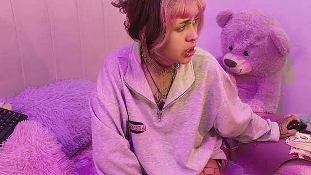 NekoWaifu online show from 15, 4, 2026