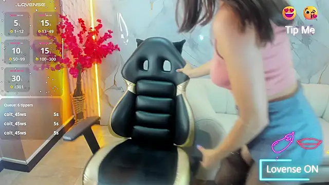 Isabella Blondetf online show from 18, 9, 2025