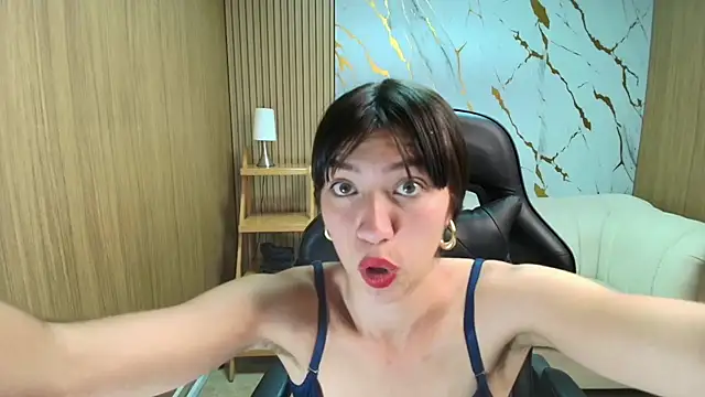 Isabella Blondetf online show from 4, 11, 2025