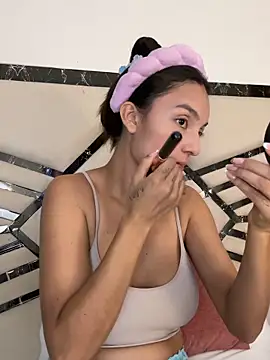 MiaKane99 online show from 8, 4, 2026