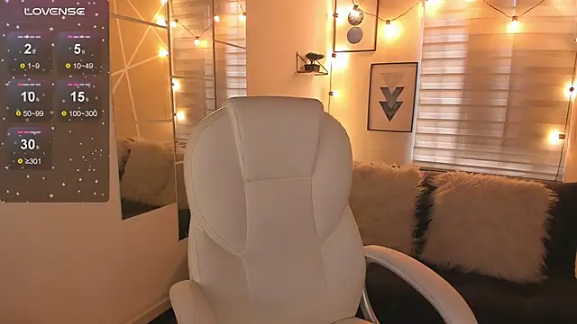 sophiee09  online show from 9, 3, 2026