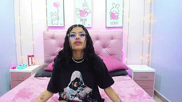 Issaa Tyler online show from 6, 11, 2025