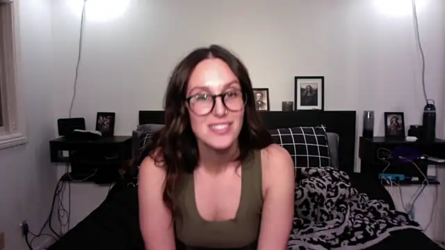 Snapshot of annmarieferrara chatting on 18, 12, 2025 annmarieferrara online show from 18, 12, 2025