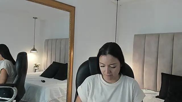 Megan-8 online show from 9, 4, 2026