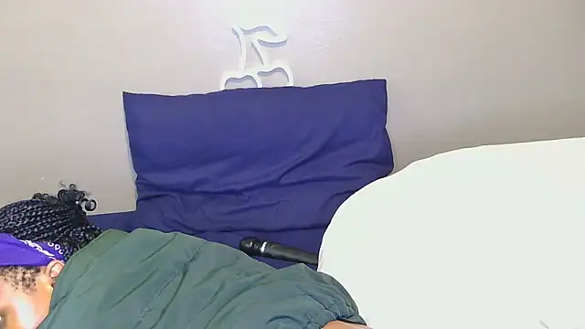 Serafynn online show from 1, 12, 2025