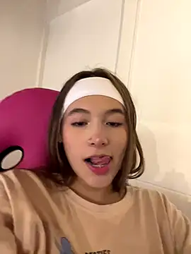 VictoriaSpark online show from 6, 10, 2025