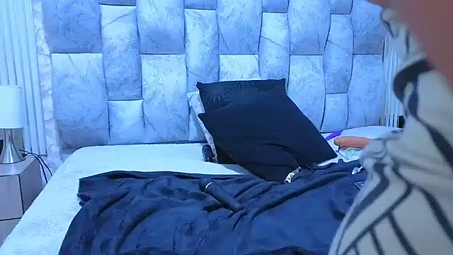 sofiagutierrez   online show from 26, 11, 2025