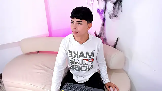 Peter chase online show from 21, 10, 2025