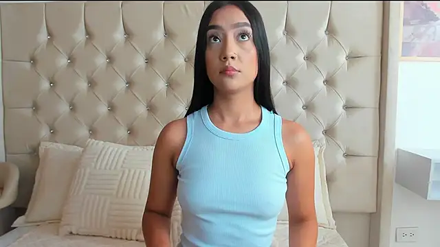 Snapshot of EmmaaHills chatting on 29, 9, 2025 EmmaaHills online show from 29, 9, 2025