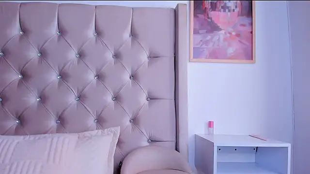 Snapshot of EmmaaHills chatting on 7, 10, 2025 EmmaaHills online show from 7, 10, 2025