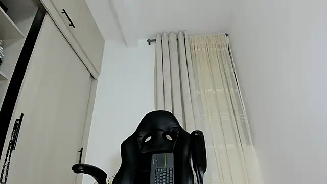 Biscuit oliva online show from 13, 3, 2026