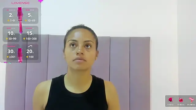 HoollyHendrix online show from 11, 10, 2025