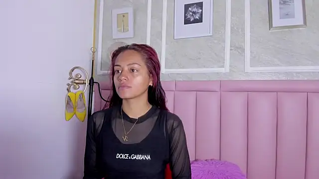 HoollyHendrix online show from 10, 1, 2026