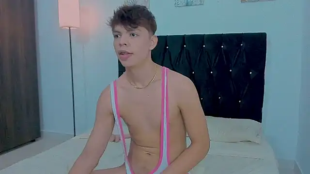 Zacktorres  online show from 12, 11, 2025